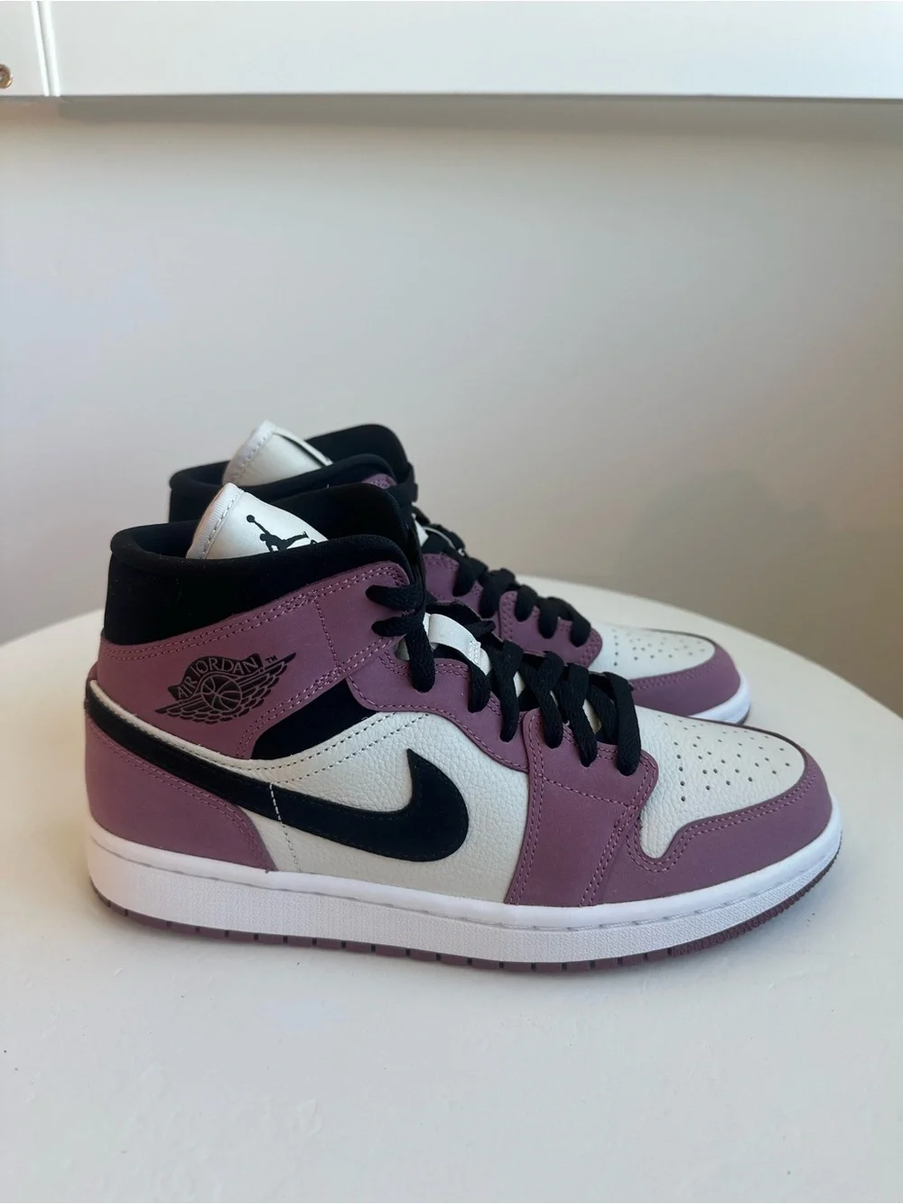 Nike Air Jordan 1 Mid White Black Mauve